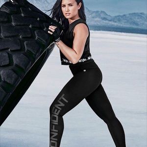 Fabletics Demi lavato top